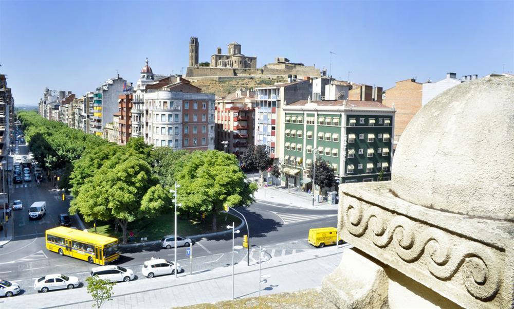 Отель Catalonia Transit Лерида Экстерьер фото